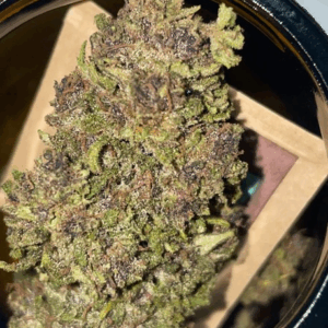 El legendario té de flores de cáñamo OG: aroma a CBD intenso y complejo